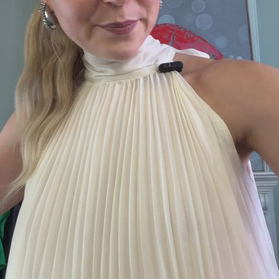 Ellan Pleat Set.MOV